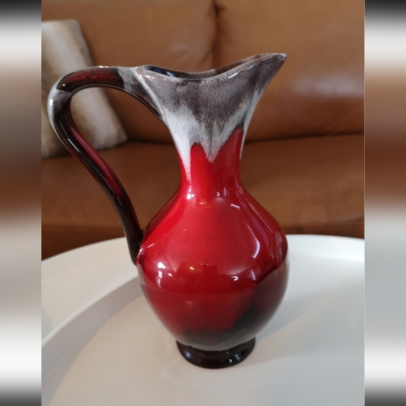 Authentic Mid-Century Modern 1970s pottery pitcher vase by Canadiana Pottery - Picture 6 of 13